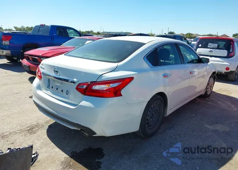 2016 Nissan Altima 2.5 S z USA, uszkodzony, nr VIN 1N4AL3APXGN359027